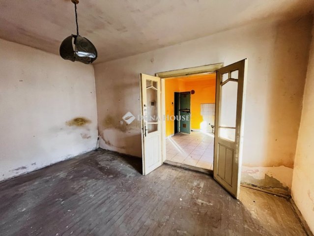 Eladó családi ház, Gombán 19.9 M Ft, 2 szobás