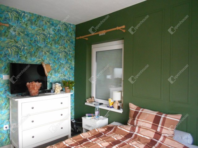 Eladó családi ház, Keszthelyen 75 M Ft, 2+3 szobás