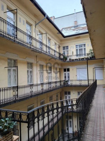 Eladó téglalakás, Budapesten, VI. kerületben 79 M Ft, 3 szobás