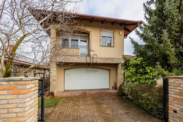 Eladó családi ház, Siófokon 219 M Ft, 5 szobás