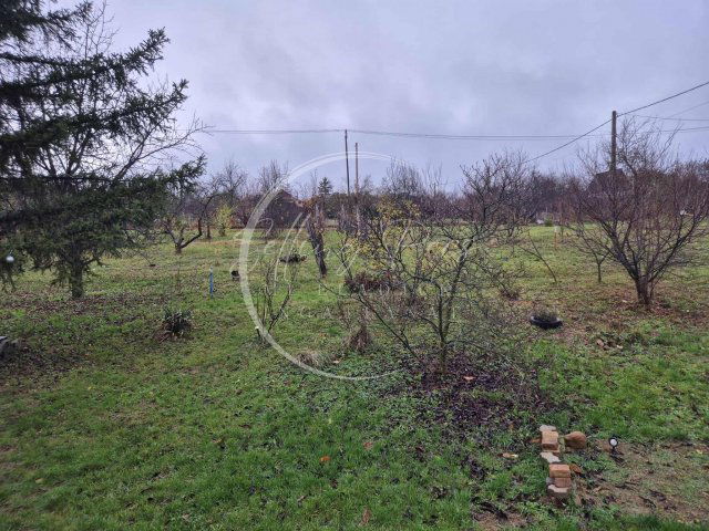 Eladó családi ház, Pécsett, Szüret utcában 26.5 M Ft, 1 szobás