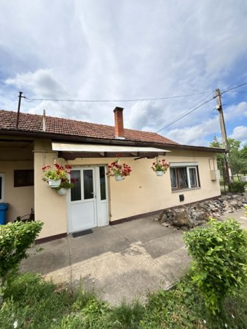 Eladó családi ház, Kabán 17.9 M Ft, 2 szobás