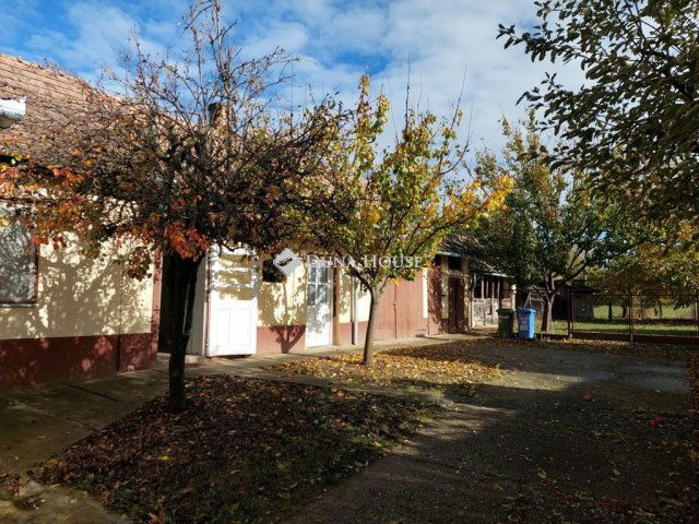 Eladó családi ház, Csombárdon 16.99 M Ft, 3 szobás