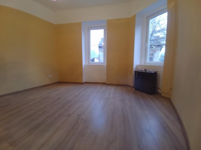 Eladó téglalakás, Szegeden 10.45 M Ft, 1 szobás