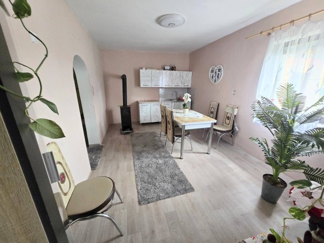 Eladó családi ház, Szigethalmon 68 M Ft, 2 szobás