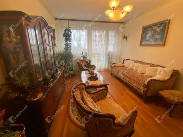 Eladó panellakás, Kaposváron 45.999 M Ft, 3 szobás