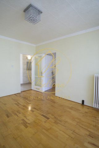 Eladó panellakás, Pécsett 53 M Ft, 3 szobás