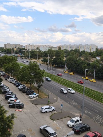 Eladó panellakás, Budapesten, III. kerületben, Vörösvári úton