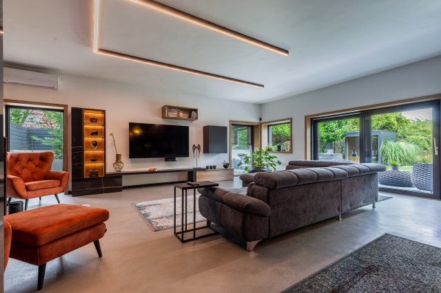 Eladó családi ház, Ürömön 379 M Ft, 5 szobás