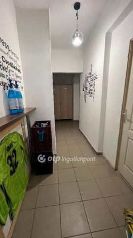 Eladó családi ház, Pápán 25.9 M Ft, 3 szobás