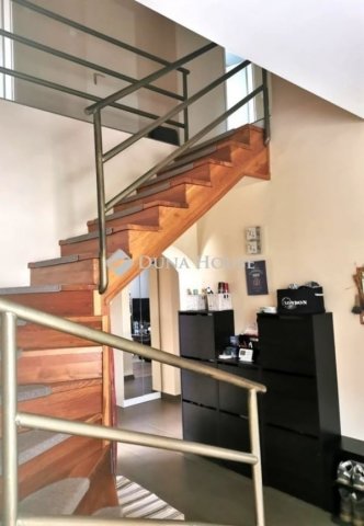Eladó családi ház, Úrhidán 109 M Ft, 5 szobás