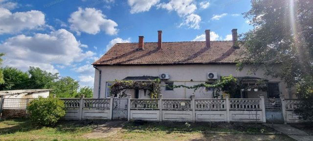 Eladó családi ház, Kecskeméten 24.9 M Ft, 3 szobás