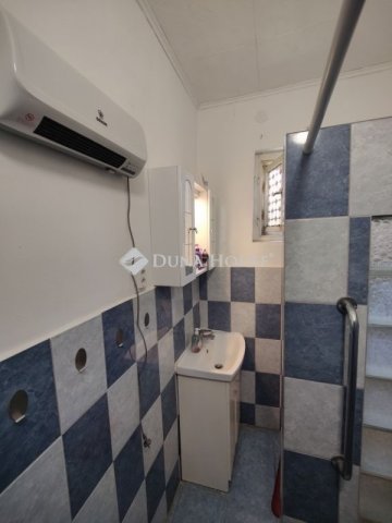 Eladó családi ház, Úrin 49 M Ft, 3 szobás