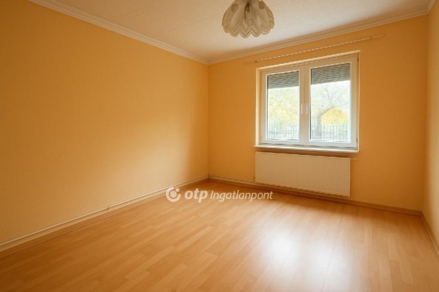 Eladó családi ház, Mezőtúron 25.5 M Ft, 2 szobás