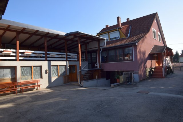 Eladó családi ház, Csepregen 69.9 M Ft, 7 szobás