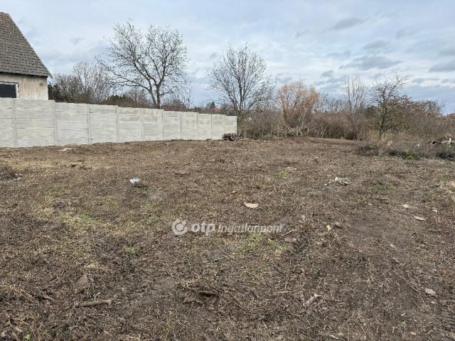 Eladó telek, Péren 26.9 M Ft / költözzbe.hu