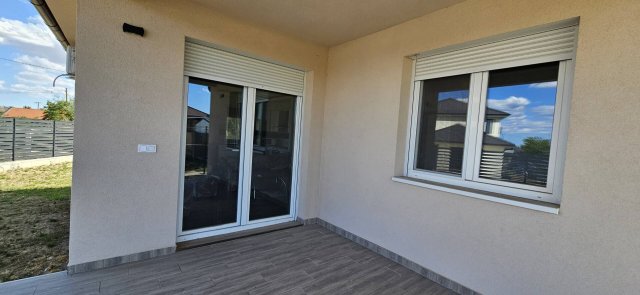 Eladó ikerház, Kecskeméten 110 M Ft, 4 szobás