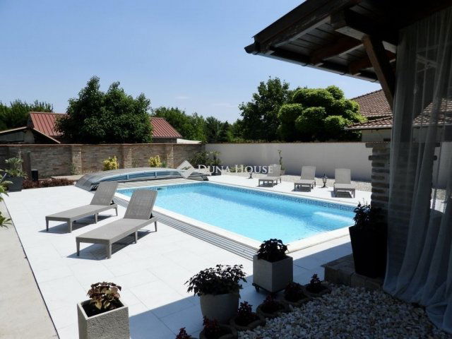 Eladó családi ház, Szatymazon 148 M Ft, 5 szobás