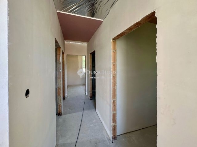 Eladó családi ház, Orfűn 115 M Ft, 4 szobás