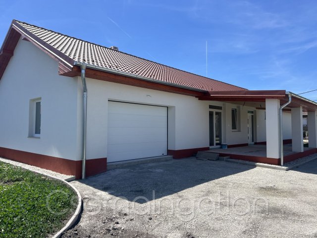 Eladó családi ház, Veszkényen 95 M Ft, 4 szobás