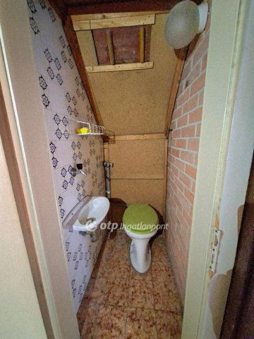 Eladó családi ház, Baján 38 M Ft, 4+1 szobás