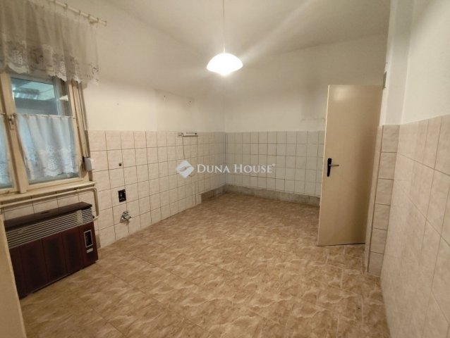 Eladó családi ház, Budapesten, XVIII. kerületben 69.9 M Ft