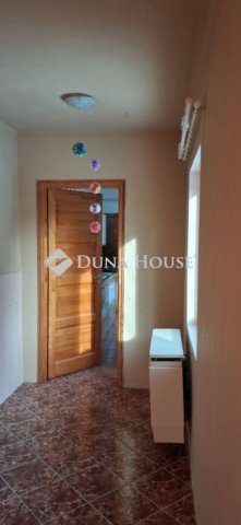 Eladó családi ház, Székesfehérvárott 55.5 M Ft, 2 szobás