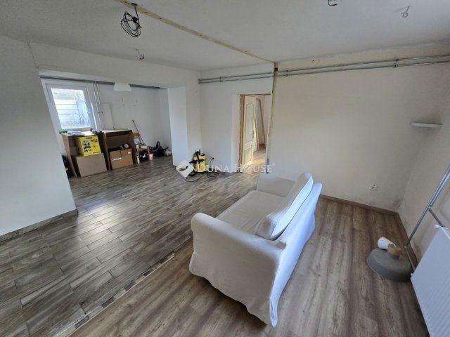 Eladó családi ház, Szegeden 47.5 M Ft, 4 szobás