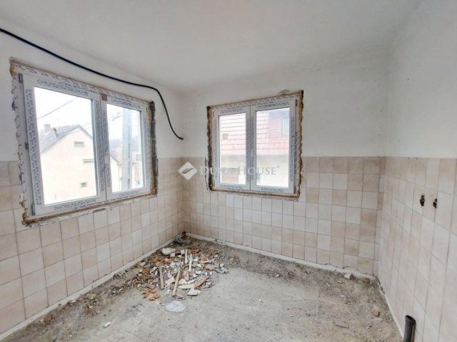 Eladó családi ház, Nagymaroson 72.99 M Ft, 6 szobás