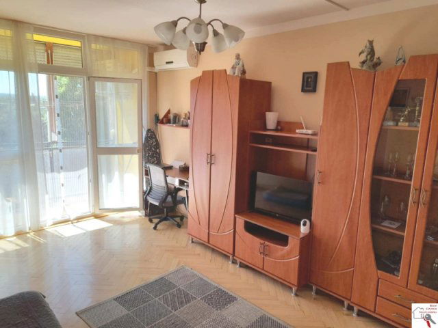 Eladó panellakás, Pécsett 45.9 M Ft, 2 szobás