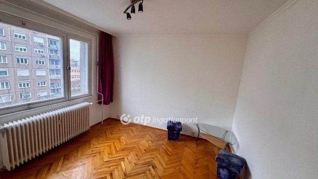 Eladó panellakás, Dunaújvárosban 28.499 M Ft, 2 szobás