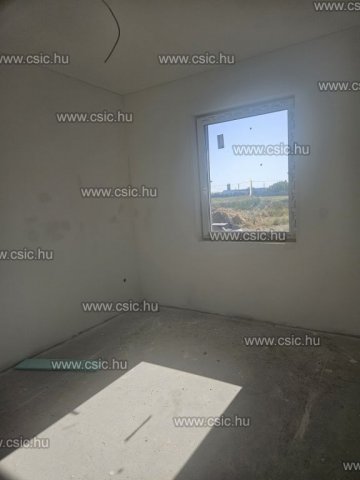 Eladó családi ház, Kiskunlacházán 89.25 M Ft, 5 szobás