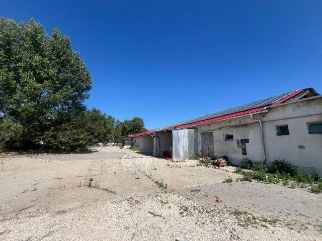 Kiadó ipari ingatlan, Bugyin 2200 E Ft / hó / költözzbe.hu