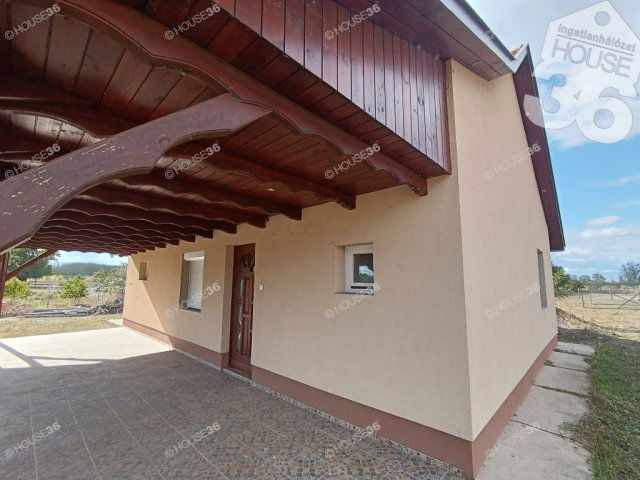 Eladó családi ház, Kiskunfélegyházán 29.9 M Ft, 2 szobás