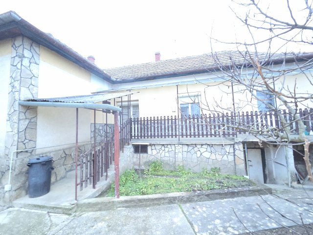 Eladó családi ház, Karmacson 37.8 M Ft, 3 szobás