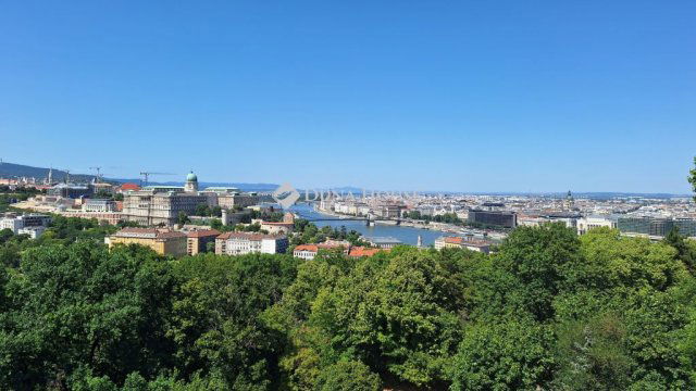 Eladó téglalakás, Budapesten, I. kerületben, Orom utcában