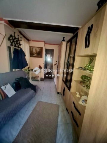 Eladó családi ház, Pécsett 67 M Ft, 4 szobás