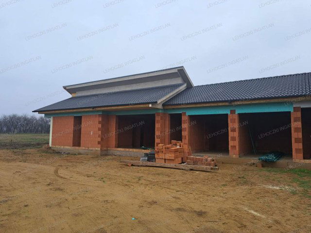 Eladó ikerház, Nyíregyházán 94.9 M Ft, 4 szobás