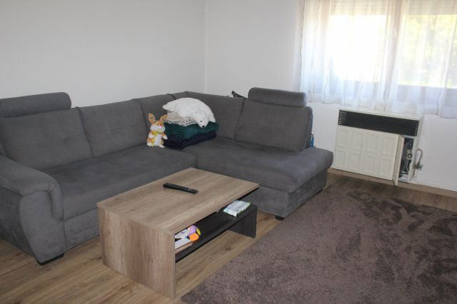 Eladó családi ház, Zsebeházán 33 M Ft, 2 szobás