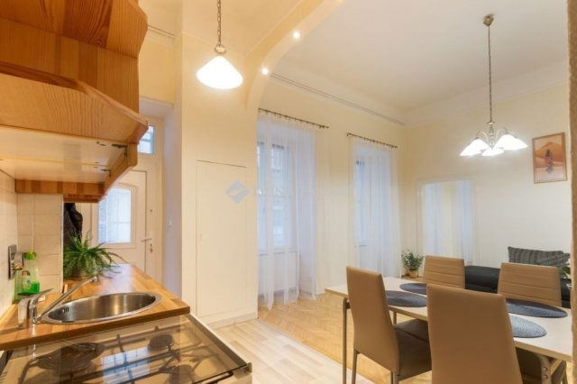 Eladó téglalakás, Budapesten, VII. kerületben 104.9 M Ft