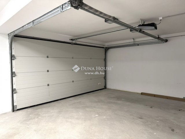 Eladó téglalakás, Budapesten, III. kerületben 145 M Ft, 2 szobás