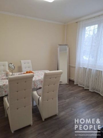Eladó téglalakás, Szegeden 60.99 M Ft, 2 szobás