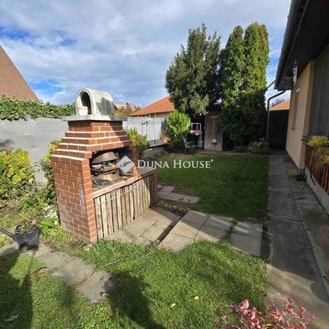 Eladó ikerház, Szigethalmon 89.9 M Ft, 3 szobás