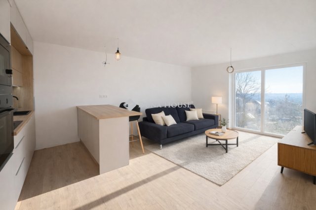 Eladó családi ház, Pécsett 89.9 M Ft, 4 szobás