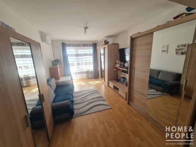 Eladó téglalakás, Szegeden 53.5 M Ft, 2 szobás