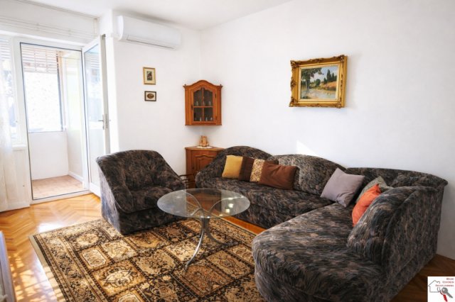 Kiadó téglalakás, albérlet, Pécsett 190 E Ft / hó, 3+1 szobás