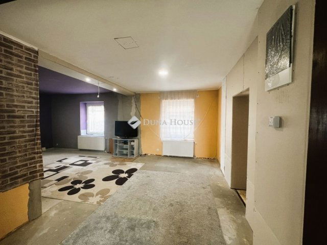 Eladó családi ház, Csolnokon 47.9 M Ft, 5 szobás