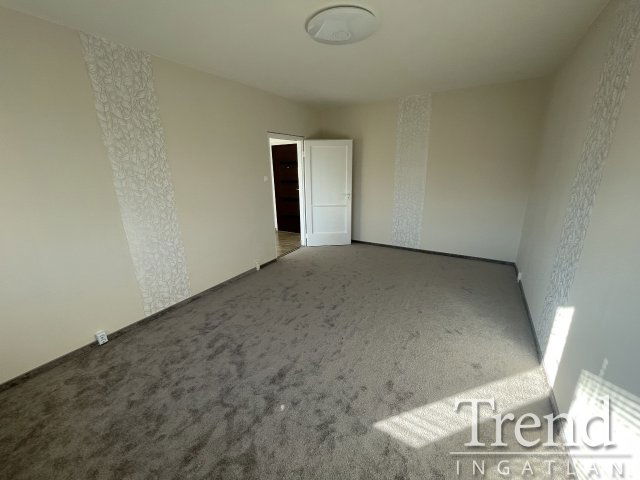 Kiadó panellakás, albérlet, Dunaújvárosban 100 E Ft / hó