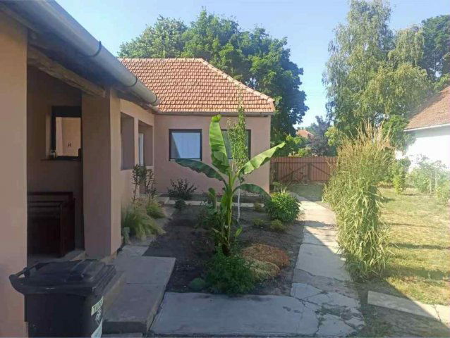 Eladó családi ház, Zsadányon 22 M Ft, 4+1 szobás