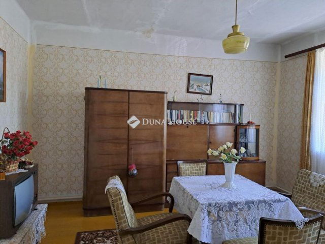 Eladó családi ház, Kunbaján 8.9 M Ft, 4 szobás